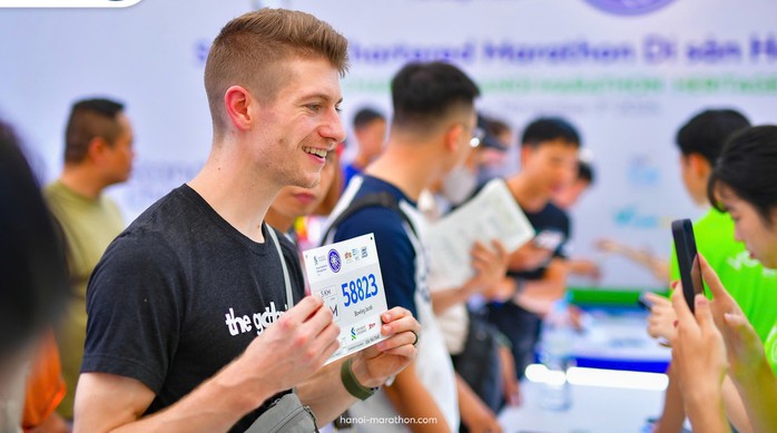 Số lượng kỷ lục 18.000 runner tham gia Standard Chartered Marathon Di Sản Hà Nội 2024- Ảnh 1. Số lượng kỷ lục 18.000 runner tham gia Standard Chartered Marathon Di Sản Hà Nội 2024- Ảnh 1.
