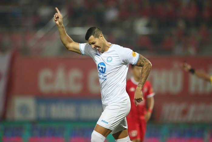 Hendrio nói gì khi giúp ĐKVĐ V-League thắng Hải Phòng?- Ảnh 3. Hendrio nói gì khi giúp ĐKVĐ V-League thắng Hải Phòng?- Ảnh 3.