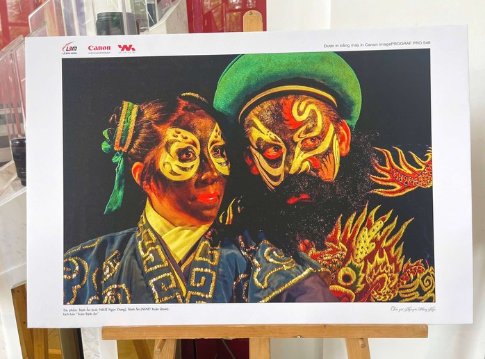 "Sắc màu hát bội" qua ống kính của nghệ sĩ nhiếp ảnh Nguyễn Hồng Nga- Ảnh 5. "Sắc màu hát bội" qua ống kính của nghệ sĩ nhiếp ảnh Nguyễn Hồng Nga- Ảnh 5.