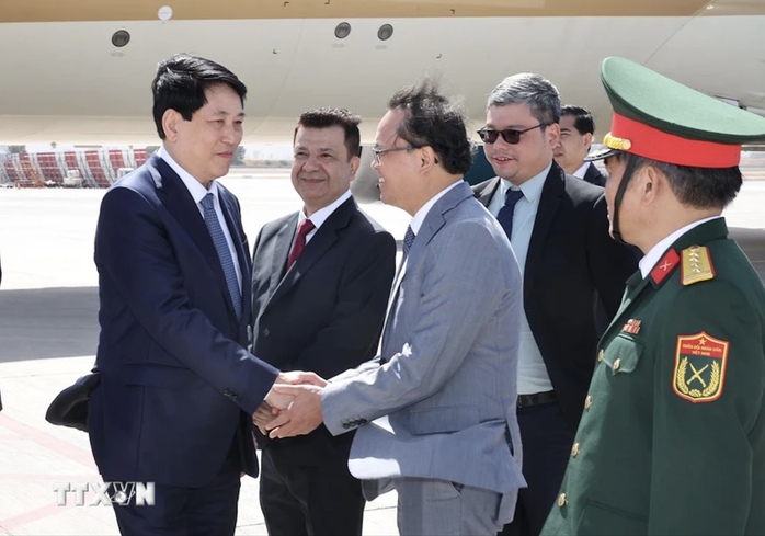 Chủ tịch nước Lương Cường đến Santiago, bắt đầu chuyến thăm Chile- Ảnh 6. Chủ tịch nước Lương Cường đến Santiago, bắt đầu chuyến thăm Chile- Ảnh 6.