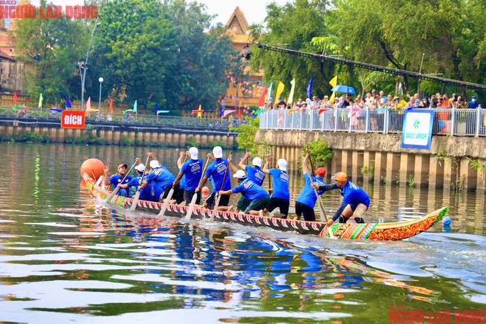 Cuối tuần 12 đội ghe ngo tranh tài nảy lửa trên kênh Nhiêu Lộc - Thị Nghè- Ảnh 6. Cuối tuần 12 đội ghe ngo tranh tài nảy lửa trên kênh Nhiêu Lộc - Thị Nghè- Ảnh 6.