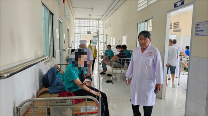Phạt hộ kinh doanh cung cấp đùi gà chiên nước mắm khiến 287 người ngộ độc- Ảnh 1. Phạt hộ kinh doanh cung cấp đùi gà chiên nước mắm khiến 287 người ngộ độc- Ảnh 1.