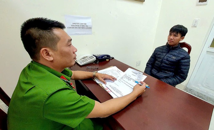 Mâu thuẫn trong lúc ăn nhậu, em bổ cuốc vào đầu khiến anh trai tử vong- Ảnh 1. Mâu thuẫn trong lúc ăn nhậu, em bổ cuốc vào đầu khiến anh trai tử vong- Ảnh 1.