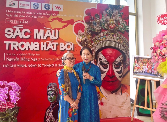 "Sắc màu hát bội" qua ống kính của nghệ sĩ nhiếp ảnh Nguyễn Hồng Nga- Ảnh 2. "Sắc màu hát bội" qua ống kính của nghệ sĩ nhiếp ảnh Nguyễn Hồng Nga- Ảnh 2.