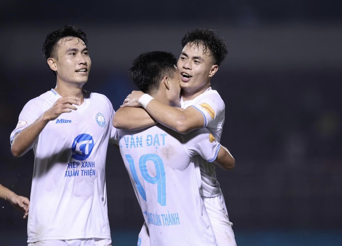V-League 2024-2025: CLB TP HCM thảm bại trên sân Thống Nhất- Ảnh 6. V-League 2024-2025: CLB TP HCM thảm bại trên sân Thống Nhất- Ảnh 6.
