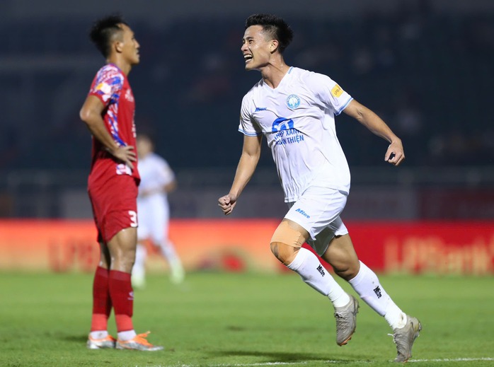 V-League 2024-2025: CLB TP HCM thảm bại trên sân Thống Nhất- Ảnh 4. V-League 2024-2025: CLB TP HCM thảm bại trên sân Thống Nhất- Ảnh 4.
