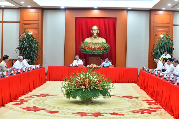 Hình ảnh Tổng Bí thư Tô Lâm làm việc với Tiểu ban Văn kiện Đại hội XIV- Ảnh 1. Hình ảnh Tổng Bí thư Tô Lâm làm việc với Tiểu ban Văn kiện Đại hội XIV- Ảnh 1.