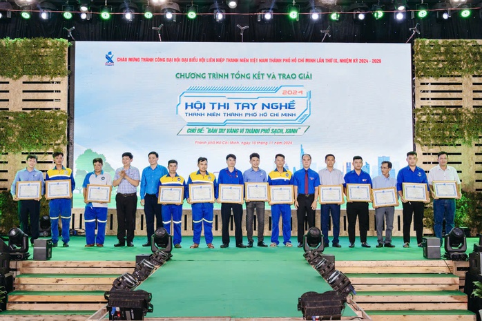 Rèn kỹ năng nghề cho người lao động- Ảnh 1. Rèn kỹ năng nghề cho người lao động- Ảnh 1.