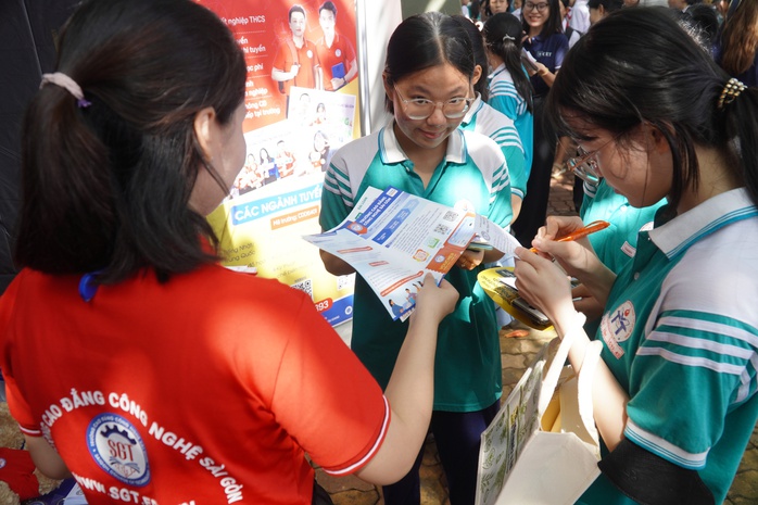Vì sao ngành chăm sóc sắc đẹp thu hút học sinh?- Ảnh 1. Vì sao ngành chăm sóc sắc đẹp thu hút học sinh?- Ảnh 1.