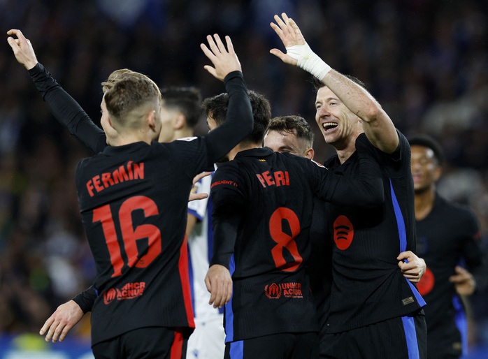 HLV Flick nói gì khi Barcelona thua sốc Sociedad bởi lỗi việt vị tưởng tượng- Ảnh 1. HLV Flick nói gì khi Barcelona thua sốc Sociedad bởi lỗi việt vị tưởng tượng- Ảnh 1.