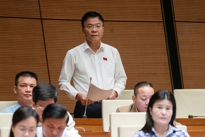 Bộ trưởng Bộ Y tế đeo khẩu trang mua thuốc kê đơn để "thử" người bán- Ảnh 3. Bộ trưởng Bộ Y tế đeo khẩu trang mua thuốc kê đơn để "thử" người bán- Ảnh 3.