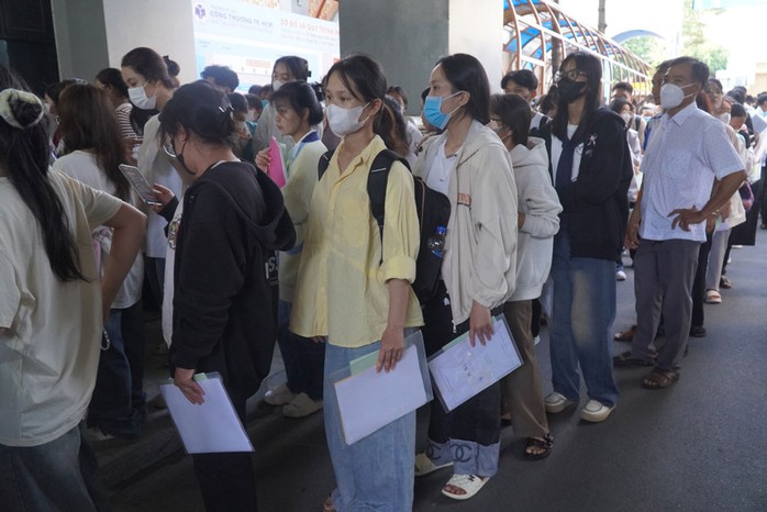 Không ít sinh viên sau một thời gian nhập học đã nghỉ học giữa chừng vì nhiều lý do Không ít sinh viên sau một thời gian nhập học đã nghỉ học giữa chừng vì nhiều lý do