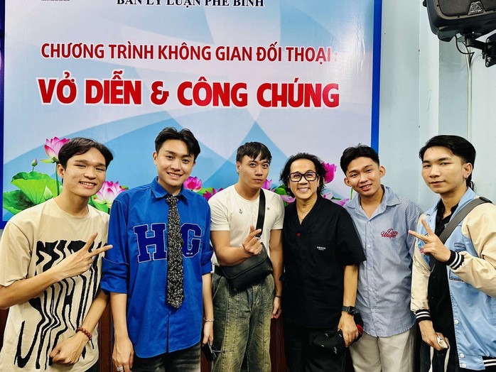 Thành Lộc, Ái Như, Thành Hội nói gì trước thềm Liên hoan sân khấu TP HCM?- Ảnh 1. Thành Lộc, Ái Như, Thành Hội nói gì trước thềm Liên hoan sân khấu TP HCM?- Ảnh 1.