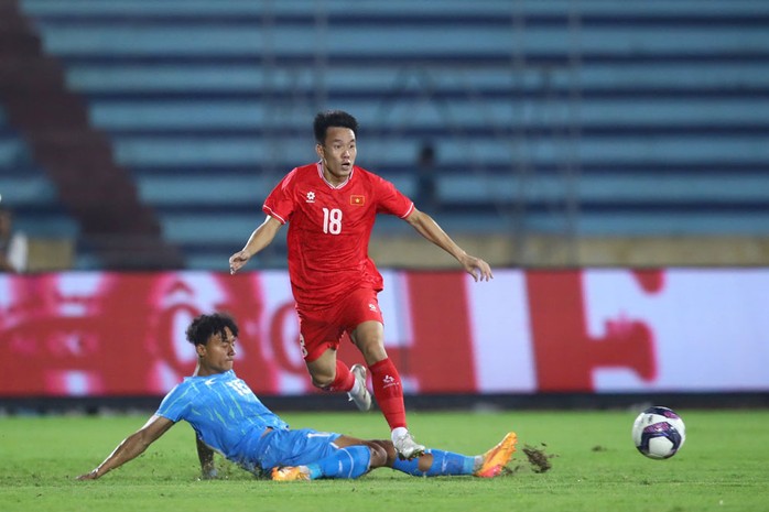 Tuyển Việt Nam (phải) thắp lên hy vọng đăng quang ASEAN Cup 2024. Ảnh: VFF Tuyển Việt Nam (phải) thắp lên hy vọng đăng quang ASEAN Cup 2024. Ảnh: VFF