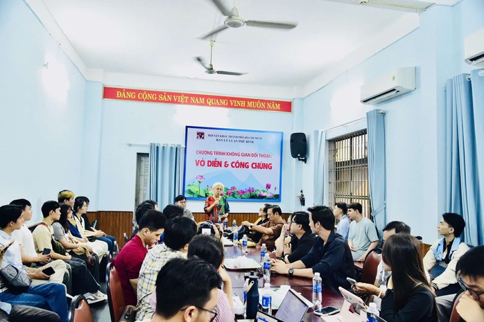 Thành Lộc, Ái Như, Thành Hội nói gì trước thềm Liên hoan sân khấu TP HCM?- Ảnh 5. Thành Lộc, Ái Như, Thành Hội nói gì trước thềm Liên hoan sân khấu TP HCM?- Ảnh 5.