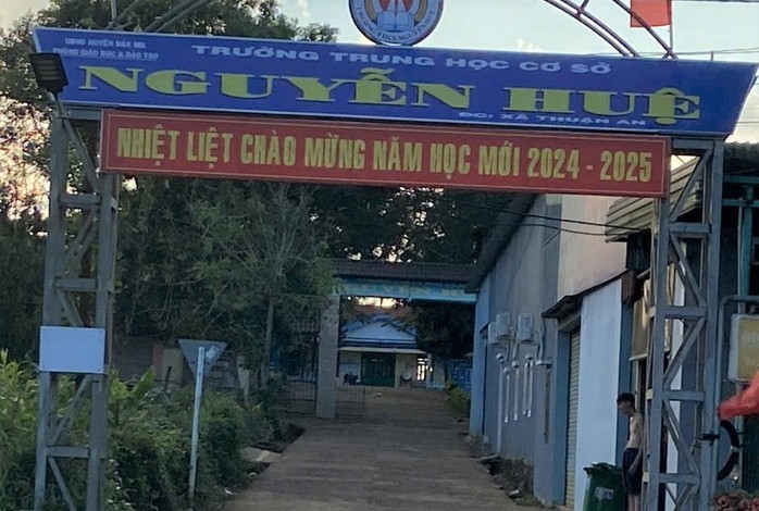 Điều tra vụ việc 2 nữ sinh bị bạn học đâm nhập viện- Ảnh 1. Điều tra vụ việc 2 nữ sinh bị bạn học đâm nhập viện- Ảnh 1.