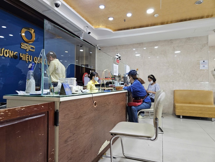 Giá vàng giảm hàng triệu đồng, chuyên gia nói "khoan vội cắt lỗ", vì sao?- Ảnh 2. Giá vàng giảm hàng triệu đồng, chuyên gia nói "khoan vội cắt lỗ", vì sao?- Ảnh 2.