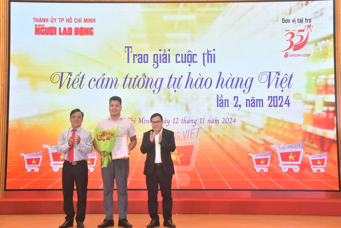 Báo Người Lao Động trao giải cuộc thi viết "Tự hào hàng Việt" lần 2 năm 2024- Ảnh 1. Báo Người Lao Động trao giải cuộc thi viết "Tự hào hàng Việt" lần 2 năm 2024- Ảnh 1.