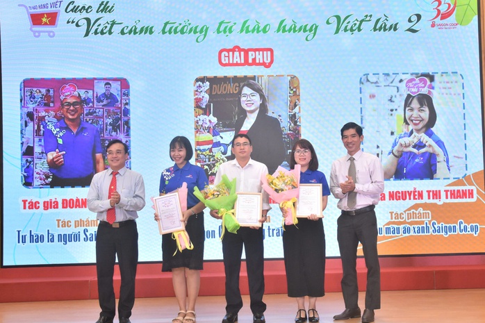 Báo Người Lao Động trao giải cuộc thi viết "Tự hào hàng Việt" lần 2 năm 2024- Ảnh 3. Báo Người Lao Động trao giải cuộc thi viết "Tự hào hàng Việt" lần 2 năm 2024- Ảnh 3.