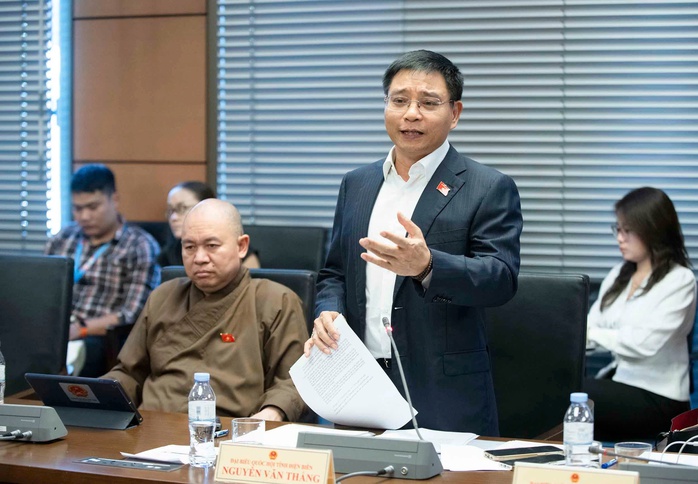 Bộ trưởng Bộ GTVT Nguyễn Văn Thắng cho biết bộ đã có tính toán về việc chuyển giao công nghệ khi triển khai dự án đường sắt tốc độ cao Bắc - NamẢnh: HỒ LONG Bộ trưởng Bộ GTVT Nguyễn Văn Thắng cho biết bộ đã có tính toán về việc chuyển giao công nghệ khi triển khai dự án đường sắt tốc độ cao Bắc - NamẢnh: HỒ LONG