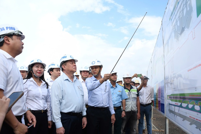 Trưởng Ban Tuyên giáo Trung ương thị sát sân bay Long Thành- Ảnh 2. Trưởng Ban Tuyên giáo Trung ương thị sát sân bay Long Thành- Ảnh 2.