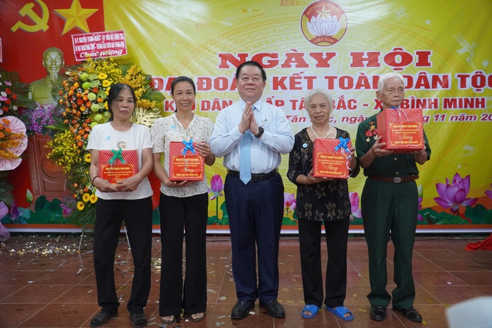 Trưởng Ban Tuyên giáo Trung ương thị sát sân bay Long Thành- Ảnh 9. Trưởng Ban Tuyên giáo Trung ương thị sát sân bay Long Thành- Ảnh 9.