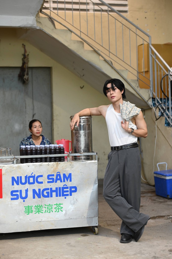 Trúc Nhân lại quậy tưng showbiz
- Ảnh 1. Trúc Nhân lại quậy tưng showbiz
- Ảnh 1.