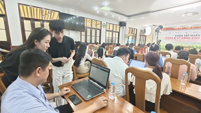 Hoa hậu Trương Hồ Phương Nga sẽ livestream bán nông sản TP HCM- Ảnh 2. Hoa hậu Trương Hồ Phương Nga sẽ livestream bán nông sản TP HCM- Ảnh 2.