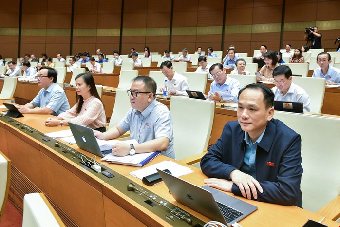 Quốc hội "chốt" chưa tăng tiền lương khu vực công, lương hưu năm 2025- Ảnh 1. Quốc hội "chốt" chưa tăng tiền lương khu vực công, lương hưu năm 2025- Ảnh 1.