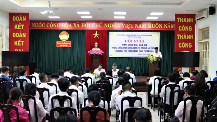 Đà Nẵng phát động Giải báo chí phòng, chống tham nhũng, lãng phí, tiêu cực- Ảnh 2. Đà Nẵng phát động Giải báo chí phòng, chống tham nhũng, lãng phí, tiêu cực- Ảnh 2.