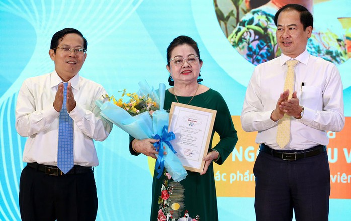 Tác giả Ngô Thị Thu Vân (TP HCM) nhận giải nhất Tác giả Ngô Thị Thu Vân (TP HCM) nhận giải nhất