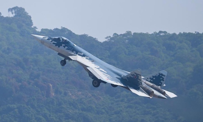 Tiêm kích tàng hình Su-57 bay trình diễn tại triển lãm hàng không Chu Hải – Trung Quốc. Ảnh: Tân Hoa xã Tiêm kích tàng hình Su-57 bay trình diễn tại triển lãm hàng không Chu Hải – Trung Quốc. Ảnh: Tân Hoa xã