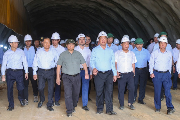 Thủ tướng: Năm 2025 phải thông tuyến cao tốc Đồng Đăng - Trà Lĩnh- Ảnh 5. Thủ tướng: Năm 2025 phải thông tuyến cao tốc Đồng Đăng - Trà Lĩnh- Ảnh 5.