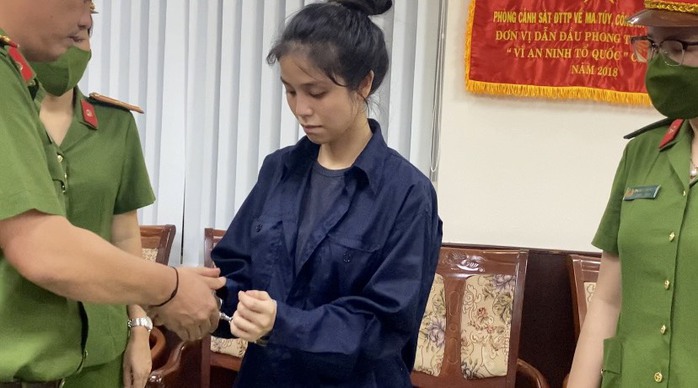 Người mẫu An Tây: "Em đã tự hủy hoại tương lai của mình"- Ảnh 2. Người mẫu An Tây: "Em đã tự hủy hoại tương lai của mình"- Ảnh 2.