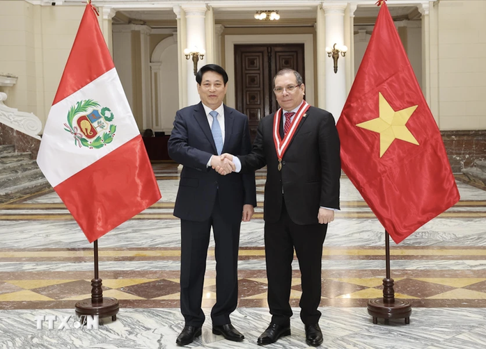 Chủ tịch nước Lương Cường hội kiến Chánh án Tòa án Tối cao Peru- Ảnh 1. Chủ tịch nước Lương Cường hội kiến Chánh án Tòa án Tối cao Peru- Ảnh 1.