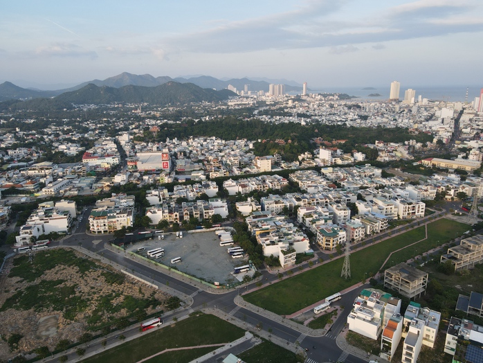 Khánh Hòa: Gỡ "ách tắc"nghĩa vụ tài chính sau Luật Đất đai 2024 có hiệu lực- Ảnh 1. Khánh Hòa: Gỡ "ách tắc"nghĩa vụ tài chính sau Luật Đất đai 2024 có hiệu lực- Ảnh 1.