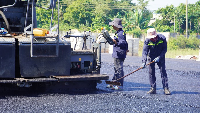 Cận cảnh thảm nhựa những km đầu tiên của cao tốc Biên Hòa - Vũng Tàu- Ảnh 8. Cận cảnh thảm nhựa những km đầu tiên của cao tốc Biên Hòa - Vũng Tàu- Ảnh 8.