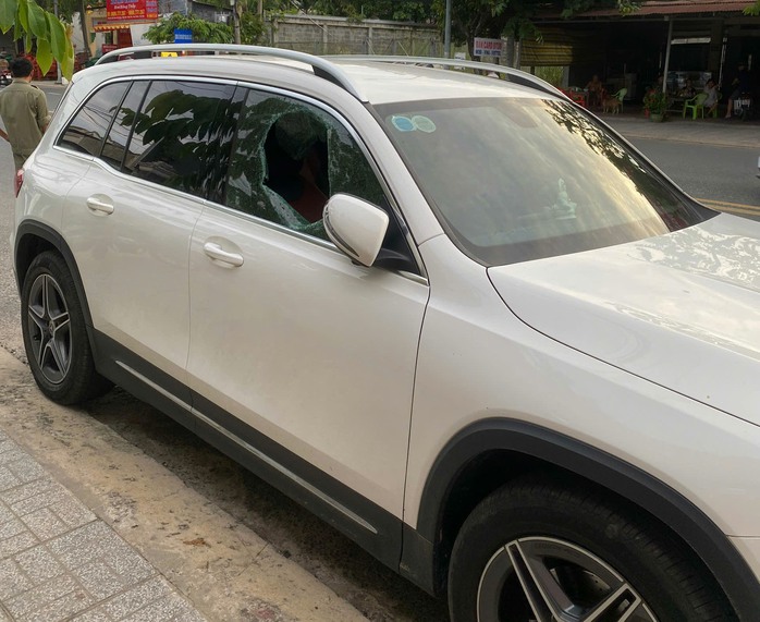 Truy bắt nhóm đối tượng đập kính ô tô lấy trộm hơn nửa tỉ đồng- Ảnh 1. Truy bắt nhóm đối tượng đập kính ô tô lấy trộm hơn nửa tỉ đồng- Ảnh 1.