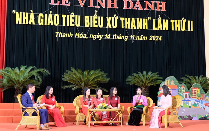 Vinh danh 133 nhà giáo tâm huyết với sự nghiệp "trồng người"- Ảnh 2. Vinh danh 133 nhà giáo tâm huyết với sự nghiệp "trồng người"- Ảnh 2.