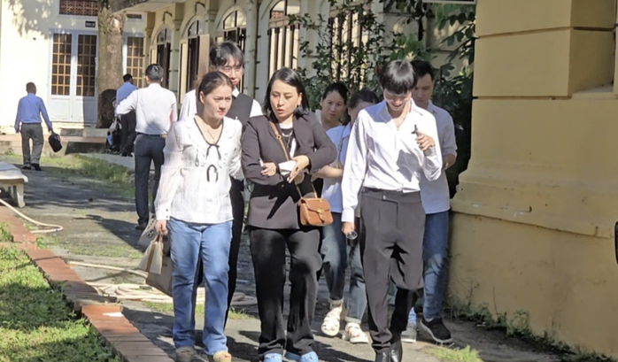 Dù thắng hay thua kiện, em gái NSƯT Vũ Linh vẫn được miễn án phí "khủng"- Ảnh 1. Dù thắng hay thua kiện, em gái NSƯT Vũ Linh vẫn được miễn án phí "khủng"- Ảnh 1.