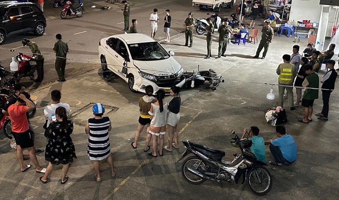 Xe điên tông liên hoàn, gây kinh hoàng ở Thủ Dầu Một: Bắt khẩn cấp tài xế- Ảnh 1. Xe điên tông liên hoàn, gây kinh hoàng ở Thủ Dầu Một: Bắt khẩn cấp tài xế- Ảnh 1.