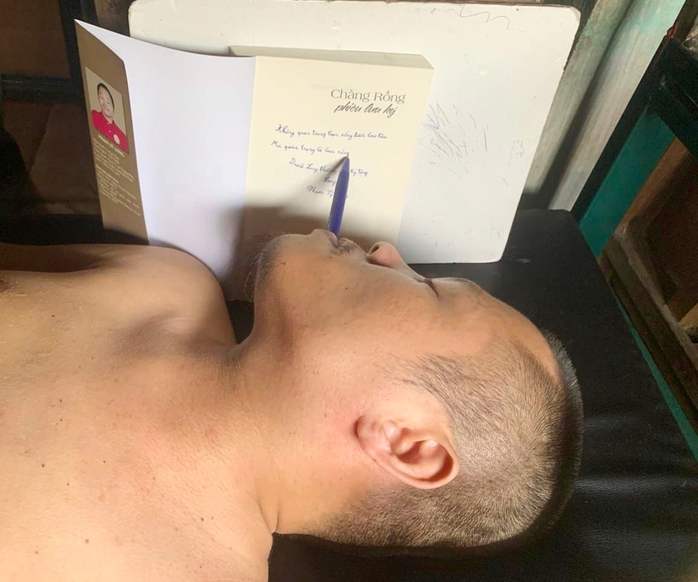 Bài dự thi cuộc thi viết "Lòng tốt quanh ta": "Chàng Rồng" - trái tim không tật nguyền- Ảnh 3. Bài dự thi cuộc thi viết "Lòng tốt quanh ta": "Chàng Rồng" - trái tim không tật nguyền- Ảnh 3.