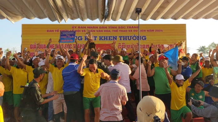 VIDEO: "Nín thở" với giải đua ghe ngo lớn nhất miền Tây- Ảnh 20. VIDEO: "Nín thở" với giải đua ghe ngo lớn nhất miền Tây- Ảnh 20.