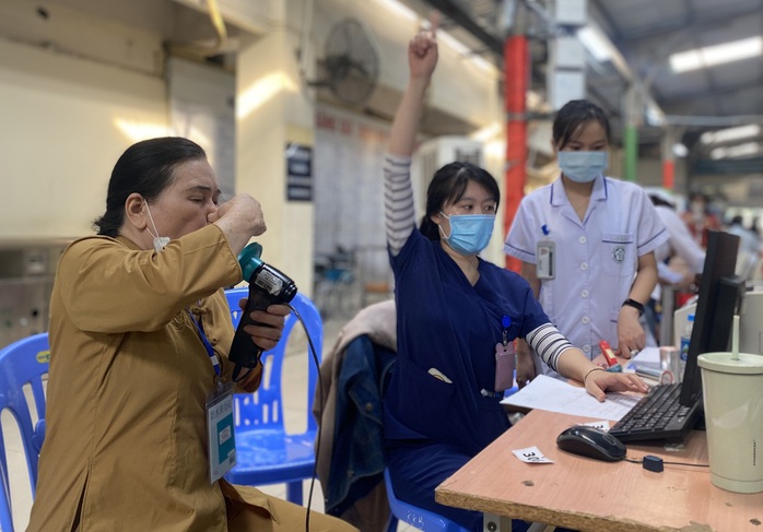 Dấu hiệu nhận biết sớm bệnh phổi tắc nghẽn mạn tính- Ảnh 2. Dấu hiệu nhận biết sớm bệnh phổi tắc nghẽn mạn tính- Ảnh 2.