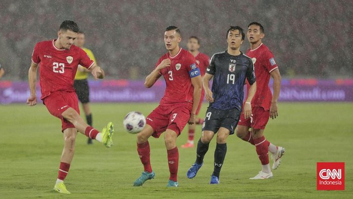 Indonesia phơi áo 4 bàn trắng trước Nhật Bản, mộng World Cup tan dần- Ảnh 1. Indonesia phơi áo 4 bàn trắng trước Nhật Bản, mộng World Cup tan dần- Ảnh 1.