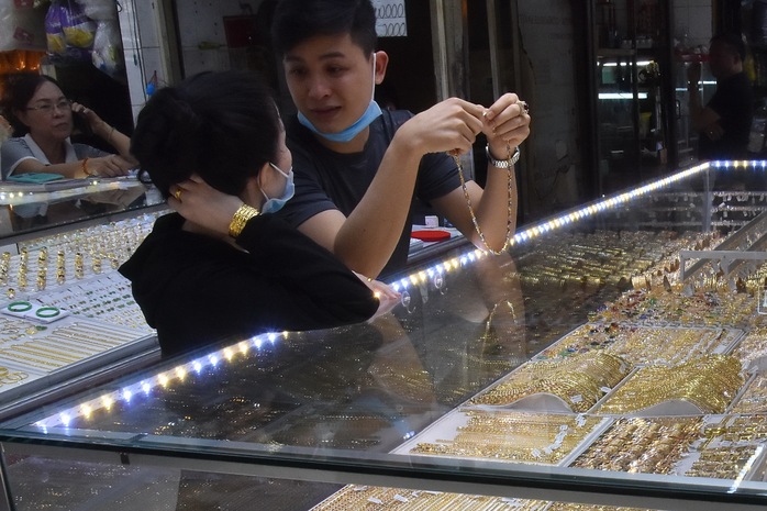 Giá vàng hôm nay, 16-11: Sụt giảm, USD tăng giá- Ảnh 1. Giá vàng hôm nay, 16-11: Sụt giảm, USD tăng giá- Ảnh 1.