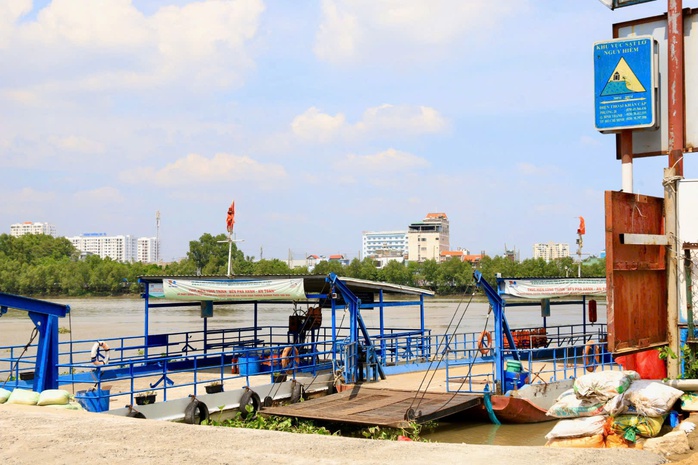 Phà Bình Quới ngừng hoạt động, trách nhiệm thuộc về ai?- Ảnh 3. Phà Bình Quới ngừng hoạt động, trách nhiệm thuộc về ai?- Ảnh 3.