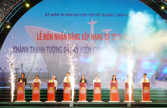 Tượng đài kỷ niệm Chuyến tàu tập kết ra Bắc năm 1954 được công nhận là di tích quốc gia- Ảnh 4. Tượng đài kỷ niệm Chuyến tàu tập kết ra Bắc năm 1954 được công nhận là di tích quốc gia- Ảnh 4.