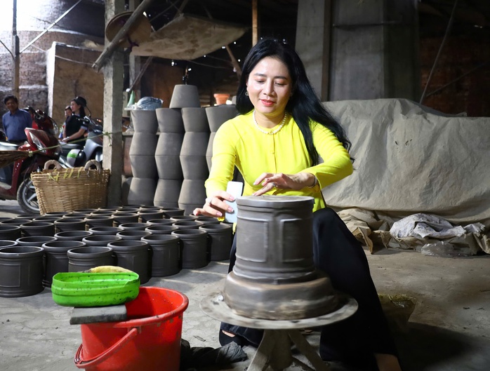 CLIP: Chiêm ngưỡng vẻ đẹp của gạch, gốm đỏ Vĩnh Long- Ảnh 10. CLIP: Chiêm ngưỡng vẻ đẹp của gạch, gốm đỏ Vĩnh Long- Ảnh 10.