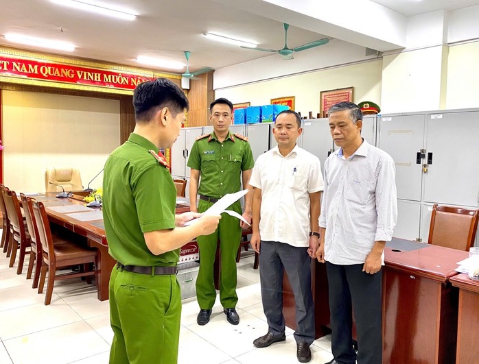 Bắt giám đốc một Trung tâm Quan trắc Tài nguyên và Môi trường- Ảnh 1. Bắt giám đốc một Trung tâm Quan trắc Tài nguyên và Môi trường- Ảnh 1.